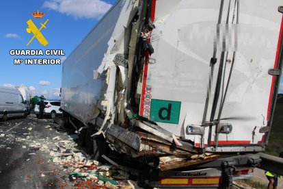 Imagen de uno de los vehículos accidentados.