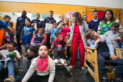 Visita del San Pablo Burgos al colegio Fray Ponce de León.