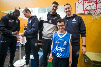 Visita del San Pablo Burgos al colegio Fray Ponce de León.