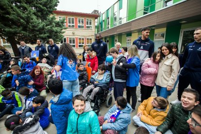 Visita del San Pablo Burgos al colegio Fray Ponce de León.