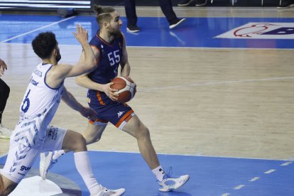 Imagen del quinto partido entre el Grupo Ureta Tizona Burgos y Guuk Gipuzkoa.