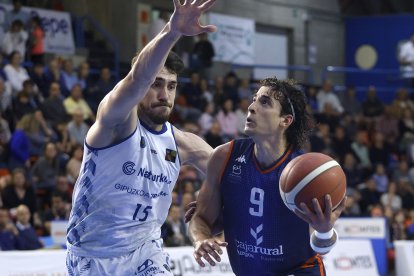 Imagen del quinto partido entre el Grupo Ureta Tizona Burgos y Guuk Gipuzkoa.