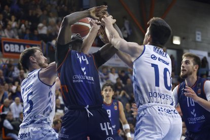 Imagen del quinto partido entre el Grupo Ureta Tizona Burgos y Guuk Gipuzkoa.