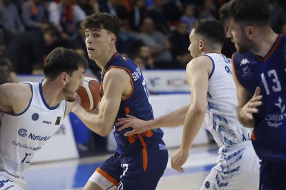 Imagen del quinto partido entre el Grupo Ureta Tizona Burgos y Guuk Gipuzkoa.