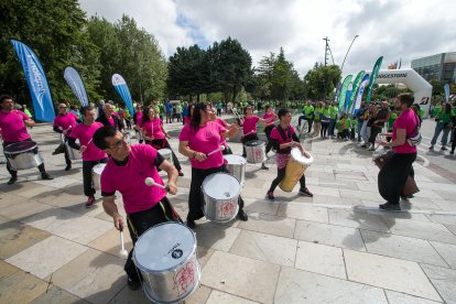 6.200 participantes recorren la calles de la capital en la IV Marcha contra el cáncer