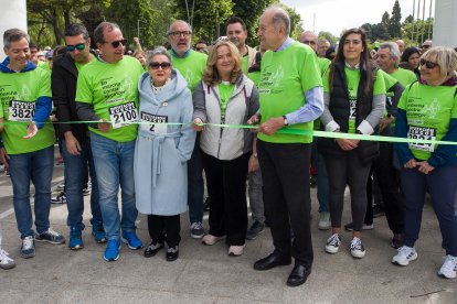 6.200 participantes recorren la calles de la capital en la IV Marcha contra el cáncer