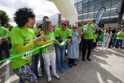 6.200 participantes recorren la calles de la capital en la IV Marcha contra el cáncer