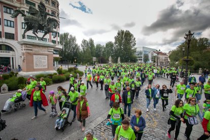 6.200 participantes recorren la calles de la capital en la IV Marcha contra el cáncer