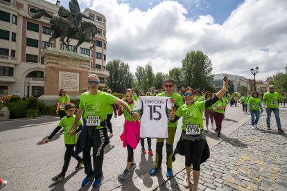 6.200 participantes recorren la calles de la capital en la IV Marcha contra el cáncer