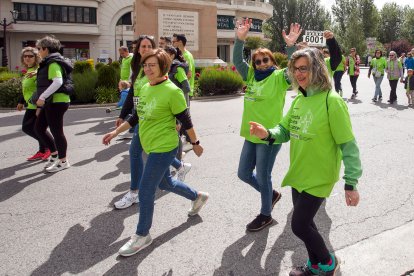 6.200 participantes recorren la calles de la capital en la IV Marcha contra el cáncer