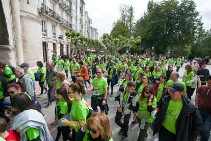 6.200 participantes recorren la calles de la capital en la IV Marcha contra el cáncer