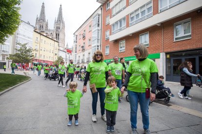 6.200 participantes recorren la calles de la capital en la IV Marcha contra el cáncer