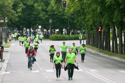 6.200 participantes recorren la calles de la capital en la IV Marcha contra el cáncer