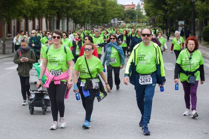 6.200 participantes recorren la calles de la capital en la IV Marcha contra el cáncer