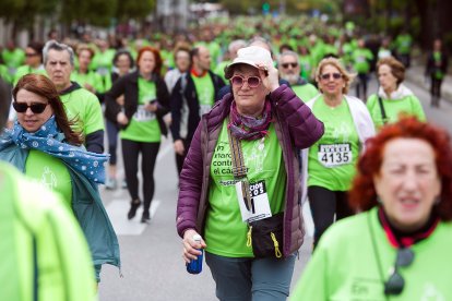 6.200 participantes recorren la calles de la capital en la IV Marcha contra el cáncer