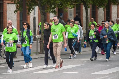 6.200 participantes recorren la calles de la capital en la IV Marcha contra el cáncer