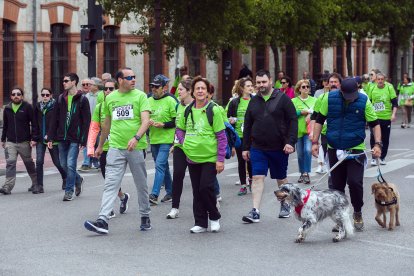 6.200 participantes recorren la calles de la capital en la IV Marcha contra el cáncer
