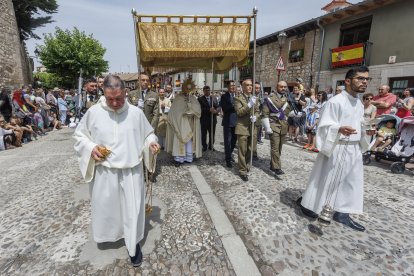 Tradicional procesión de El Curpillos en el Monasterio de las Huelgas.