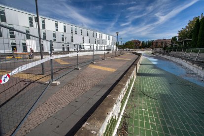 Obras en el parque Félix Rodríguez de la Fuente, tras su reanudación en junio de 2024.