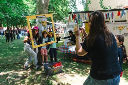Paella solidaria, juegos familiares, música, actividades, asociaciones se dieron cita en esta propuesta que ha llegado para quedarse