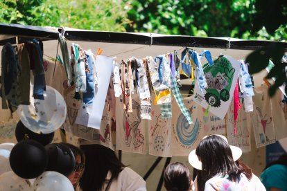 Paella solidaria, juegos familiares, música, actividades, asociaciones se dieron cita en esta propuesta que ha llegado para quedarse