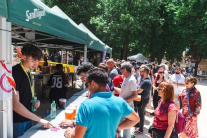 Paella solidaria, juegos familiares, música, actividades, asociaciones se dieron cita en esta propuesta que ha llegado para quedarse