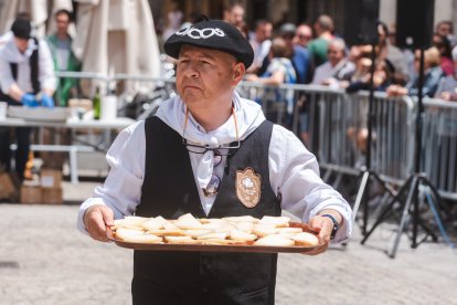 El esquileo, los bailes, la música tradicional y el reparto de queso y vino forman parte de la Fiesta.