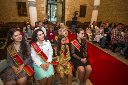 Un acto en el que estuvo presente la Corte de Honor de las Fiestas