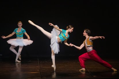 Imagen de la Gala Dosis de Magia de los estudiantes de los dos últimos cursos de profesional de la Escuela de Danza Ana Laguna.