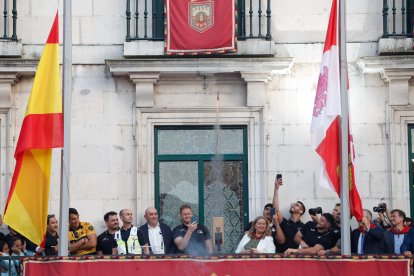 Imagen del lanzamiento de la bomba anunciadora de las fiestas.
