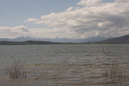 Imagen del embalse del Ebro.
