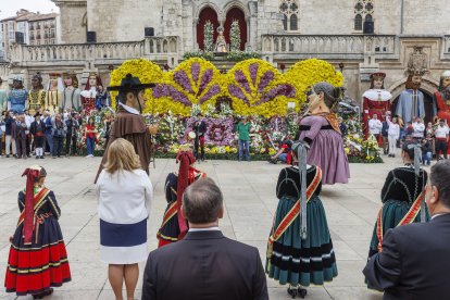 7.000 personas rindieron tributo a Santa María