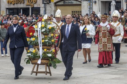 7.000 personas rindieron tributo a Santa María