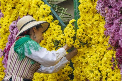 7.000 personas rindieron tributo a Santa María