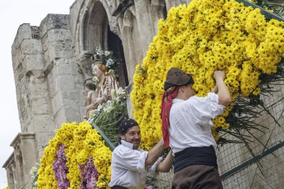 7.000 personas rindieron tributo a Santa María