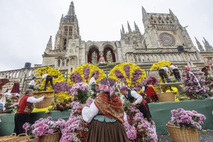 7.000 personas rindieron tributo a Santa María