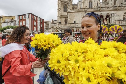 7.000 personas rindieron tributo a Santa María