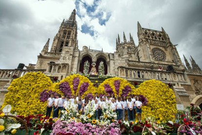 Cientos de personas acudieron a este acto para vivir la emoción de esta tradición