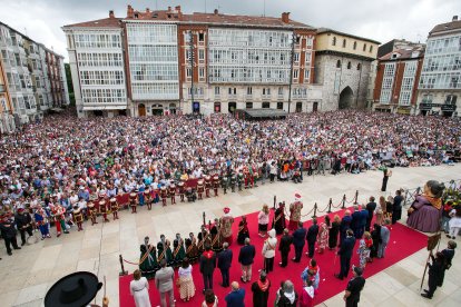 Cientos de personas acudieron a este acto para vivir la emoción de esta tradición
