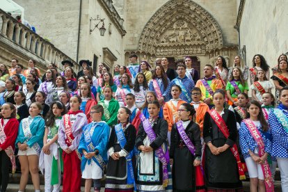 Cientos de personas acudieron a este acto para vivir la emoción de esta tradición
