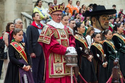 Cientos de personas acudieron a este acto para vivir la emoción de esta tradición