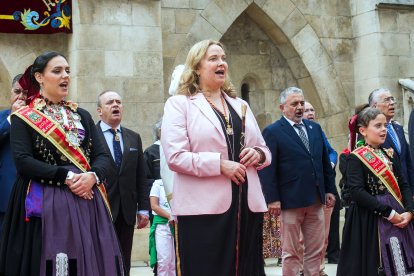 Cientos de personas acudieron a este acto para vivir la emoción de esta tradición