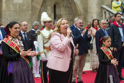 Cientos de personas acudieron a este acto para vivir la emoción de esta tradición