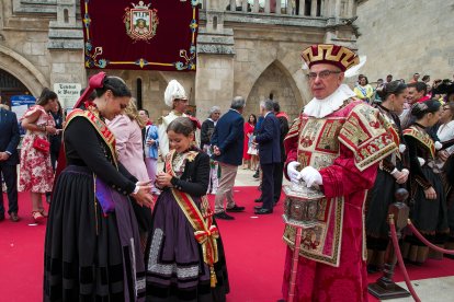 Cientos de personas acudieron a este acto para vivir la emoción de esta tradición