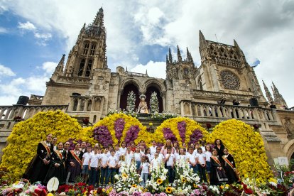Cientos de personas acudieron a este acto para vivir la emoción de esta tradición