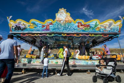 El sol de la tarde animó a algunos burgaleses que disfrutaron con 67 propuestas de este año.