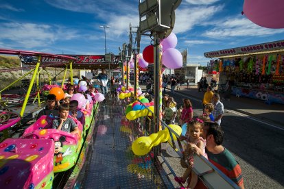 El sol de la tarde animó a algunos burgaleses que disfrutaron con 67 propuesta de este año.