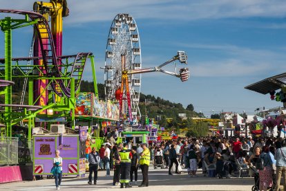 El sol de la tarde animó a algunos burgaleses que disfrutaron con 67 propuesta de este año.