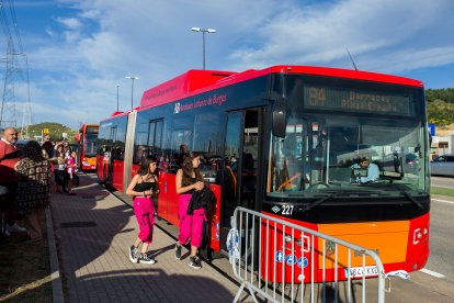 El sol de la tarde animó a algunos burgaleses que disfrutaron con 67 propuesta de este año.