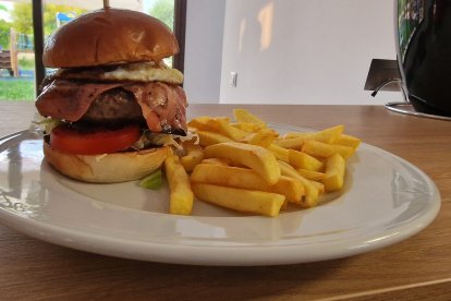 La hamburguesa es uno de los platos recomendados